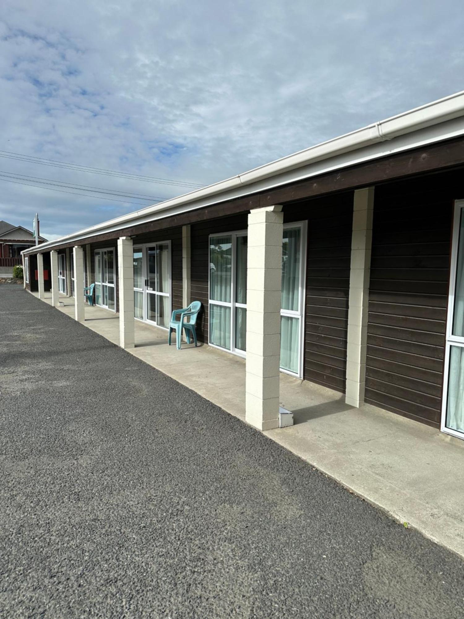 Helensborough Motor Inn Balclutha Exterior photo