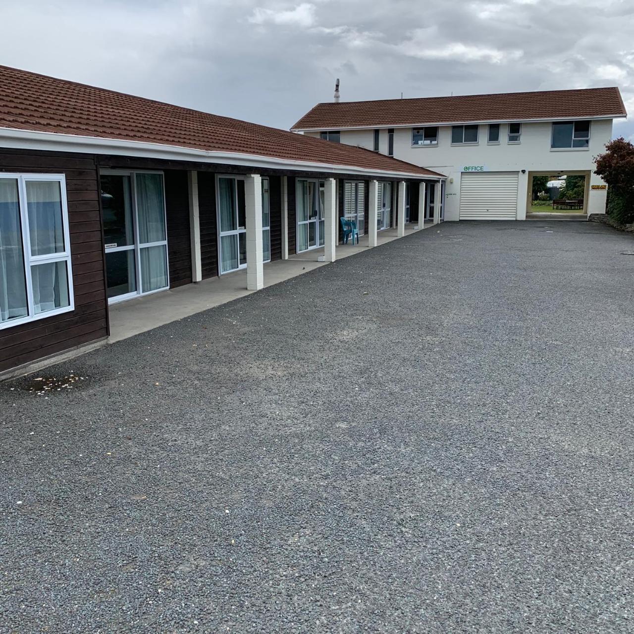 Helensborough Motor Inn Balclutha Exterior photo